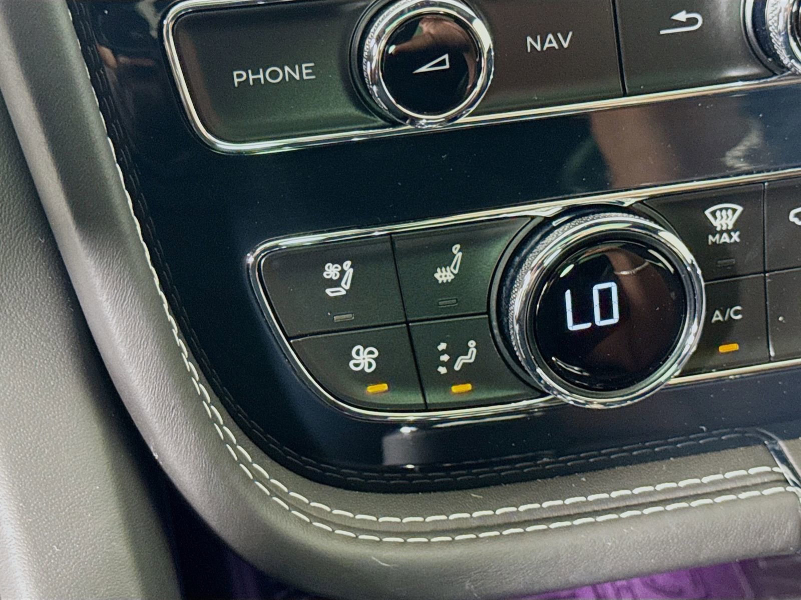 Used 2021 Bentley Bentayga AWD/4WD image 20