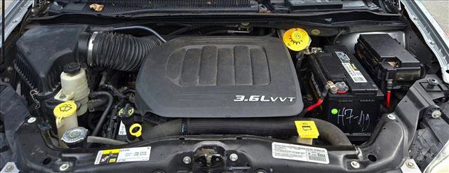 Used 2014 Chrysler Town & Country Touring FWD image 20