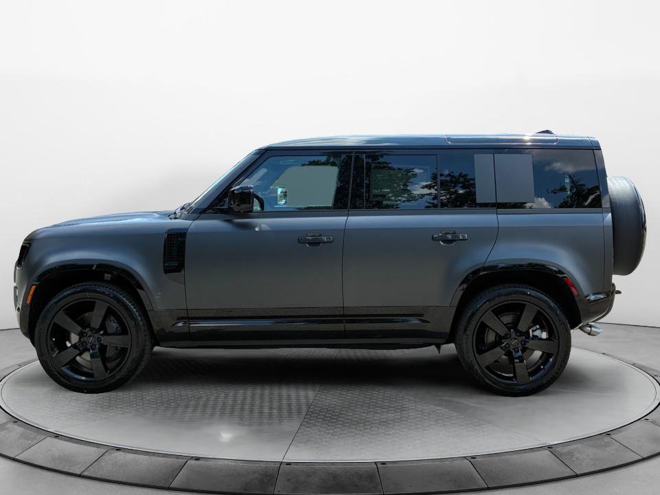 New 2026 Land Rover Defender 110 X-Dynamic SE AWD/4WD image 4