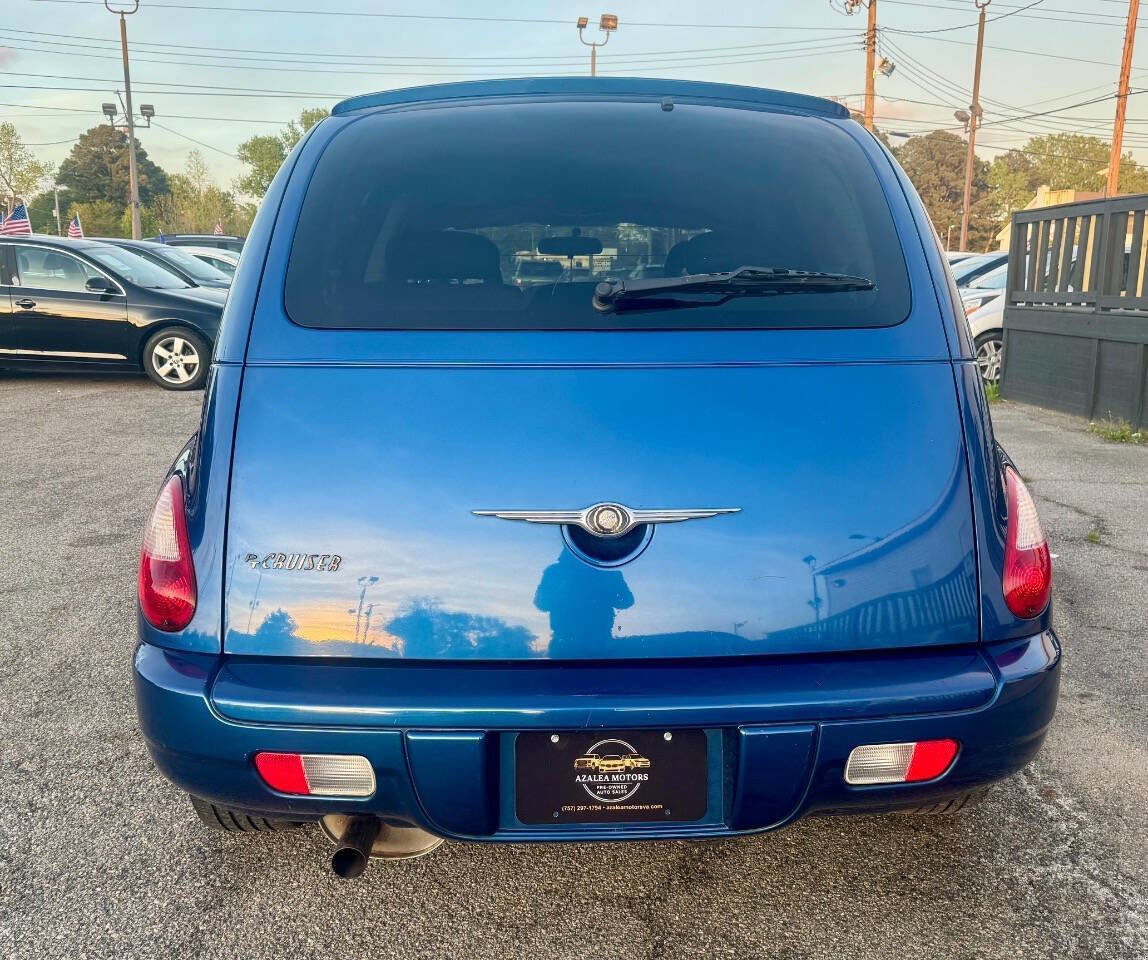 Used 2010 Chrysler PT Cruiser FWD image 4