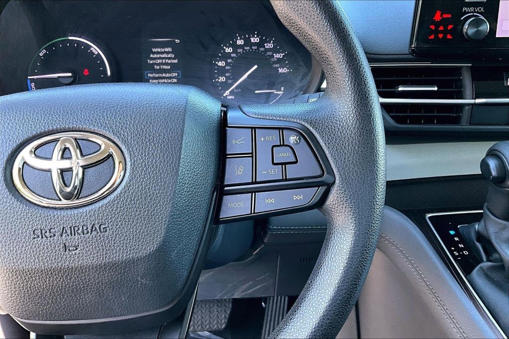 Used 2024 Toyota Sienna LE FWD image 12