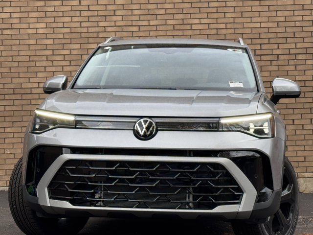 New 2025 Volkswagen Taos SEL image 34