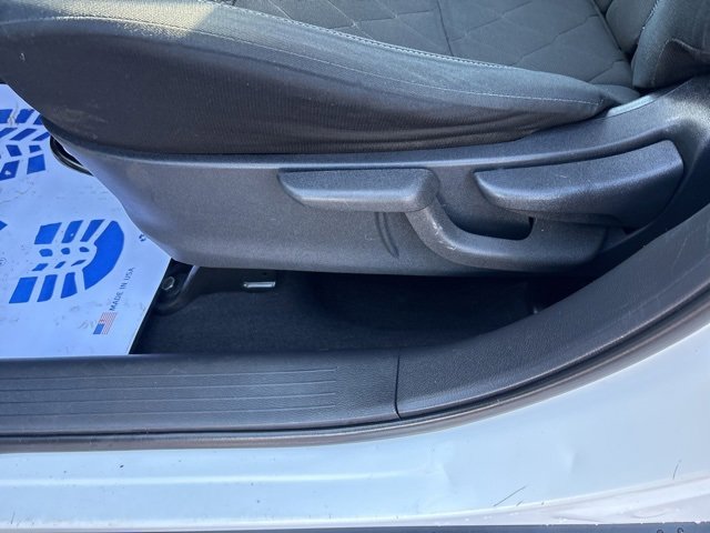 Used 2018 Nissan Kicks S image 18