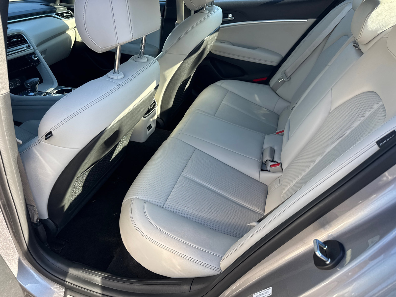 Used 2025 Genesis G70 2.5T image 17