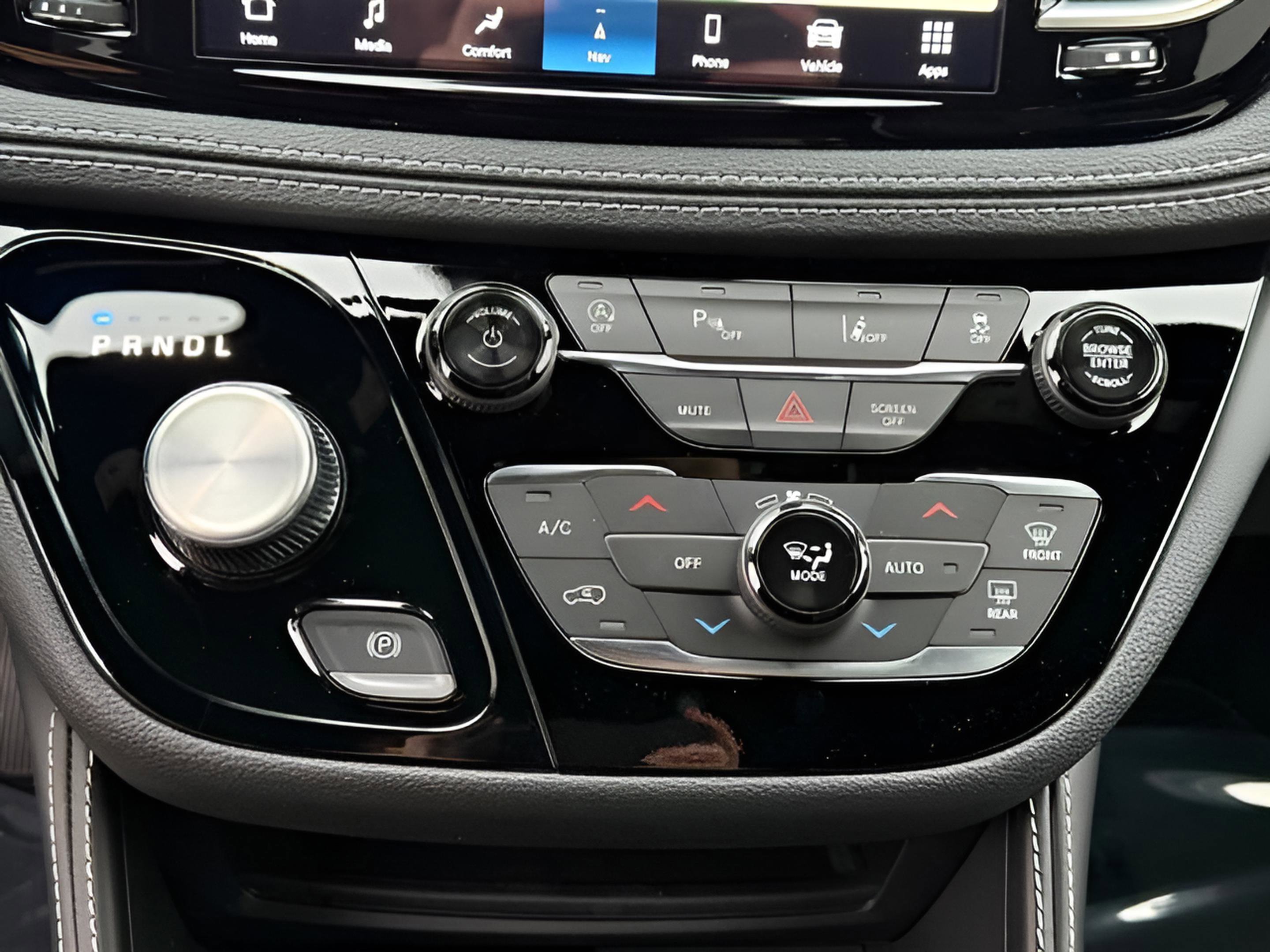 New 2026 Chrysler Pacifica Limited w/ S Appearance Package image 24