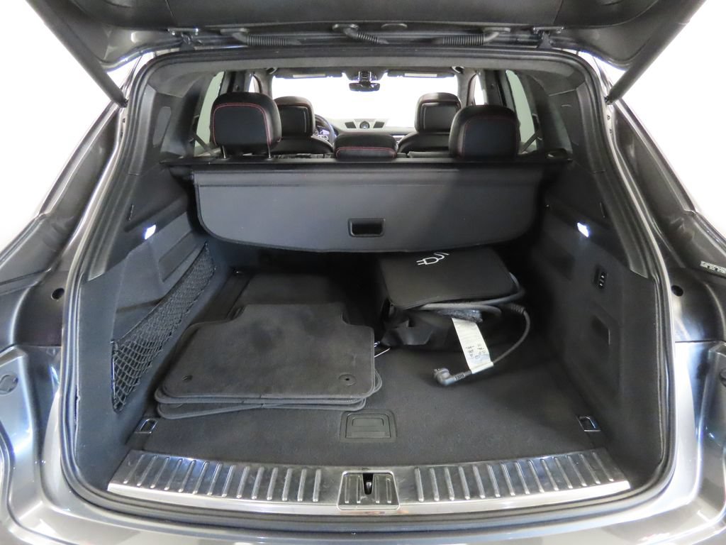 Certified 2023 Porsche Cayenne Turbo S AWD/4WD image 48