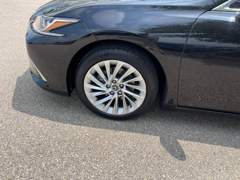 Used 2021 Lexus ES 350 ES 350 Luxury FWD w/ Accessory Package 2 image 6