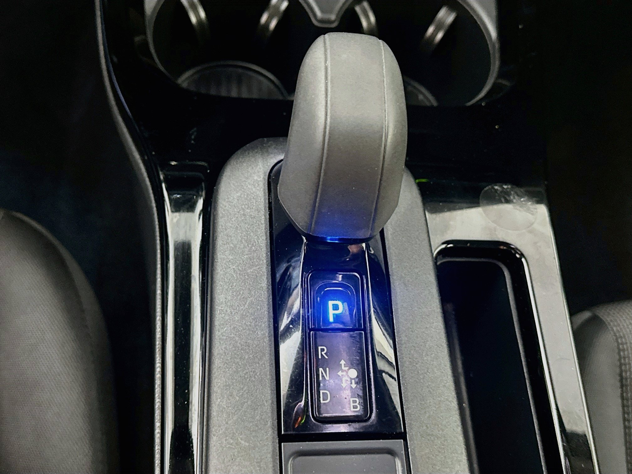 Used 2025 Toyota Prius LE FWD image 25