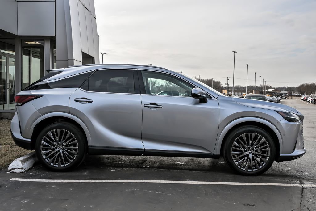 Used 2023 Lexus RX 350 350 Luxury w/ Cold Area Package image 9
