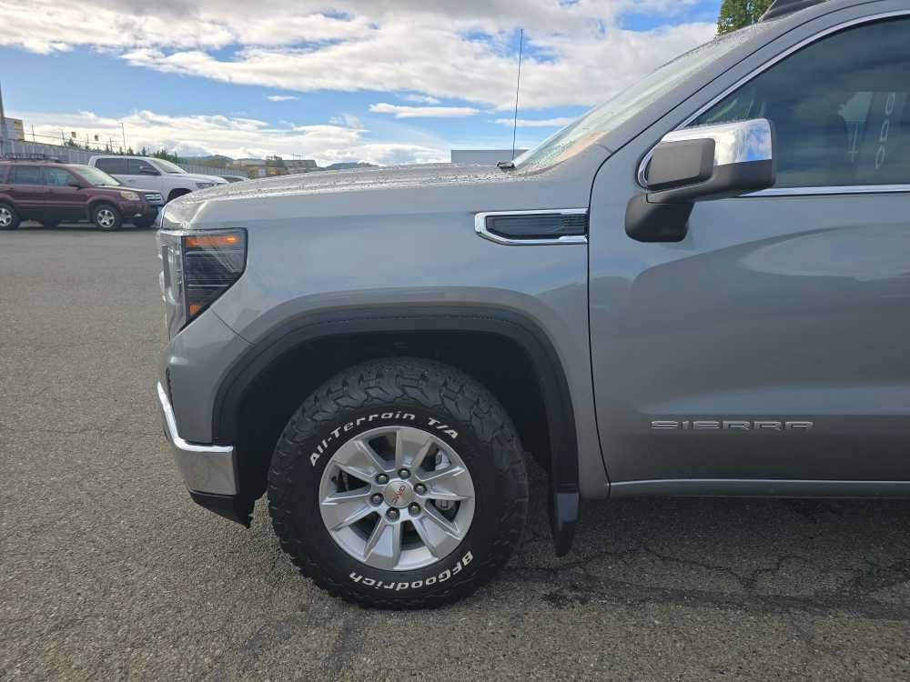 Used 2023 GMC Sierra 1500 SLE w/ Enhanced Capability Package AWD/4WD image 13