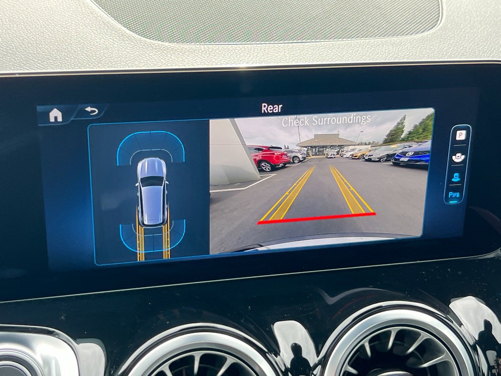 Used 2024 Mercedes-Benz GLB 250 4MATIC image 17