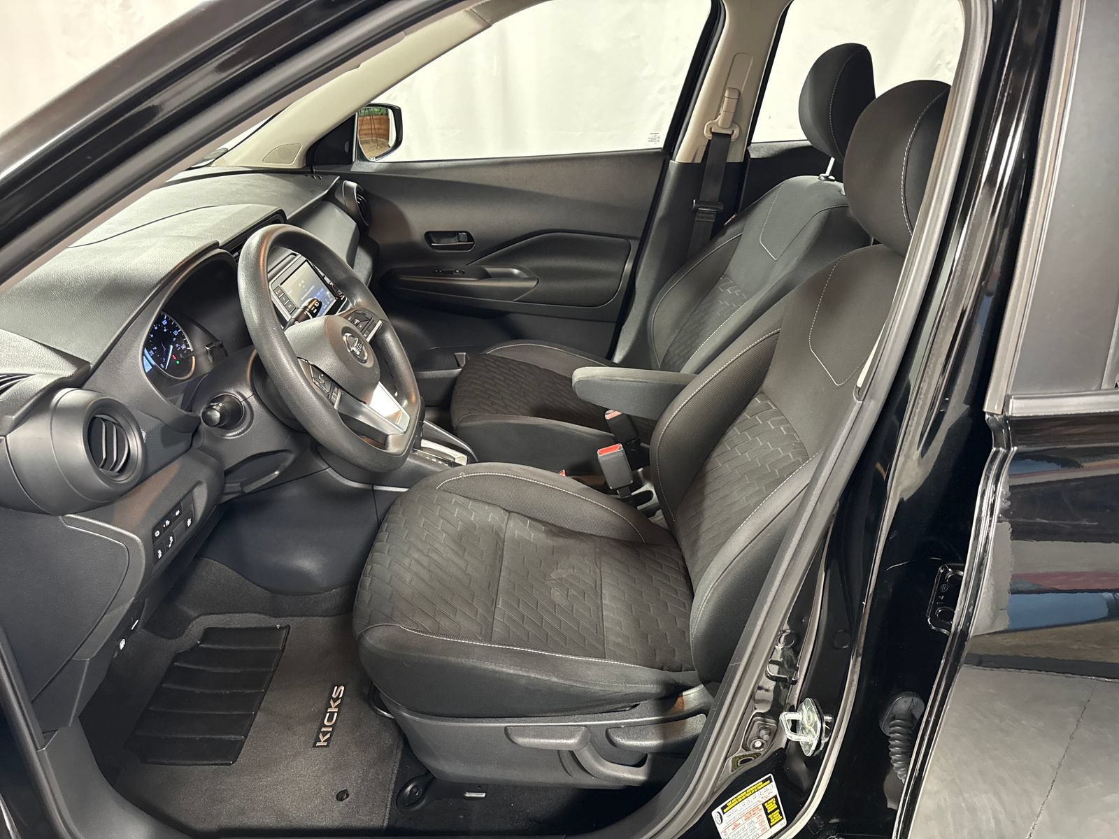 Used 2021 Nissan Kicks S FWD image 3