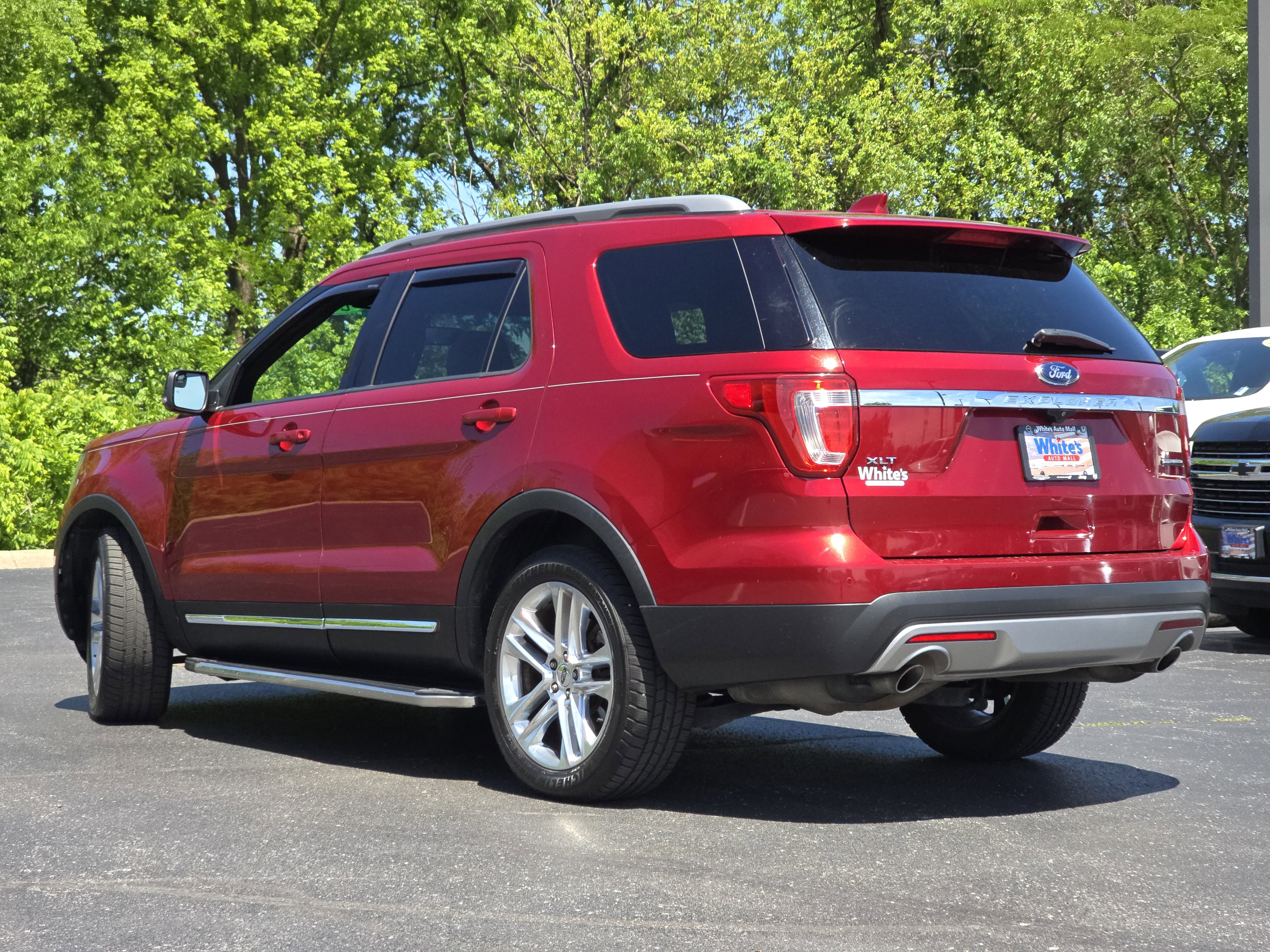 Used 2016 Ford Explorer XLT w/ Equipment Group 202A FWD image 16