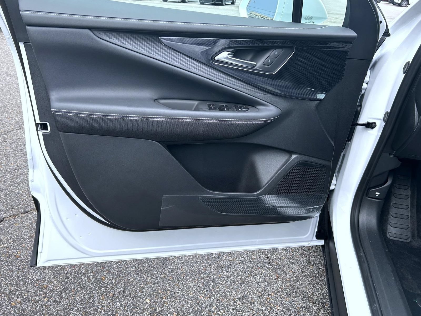 New 2026 Chevrolet Blazer EV LT AWD/4WD image 9