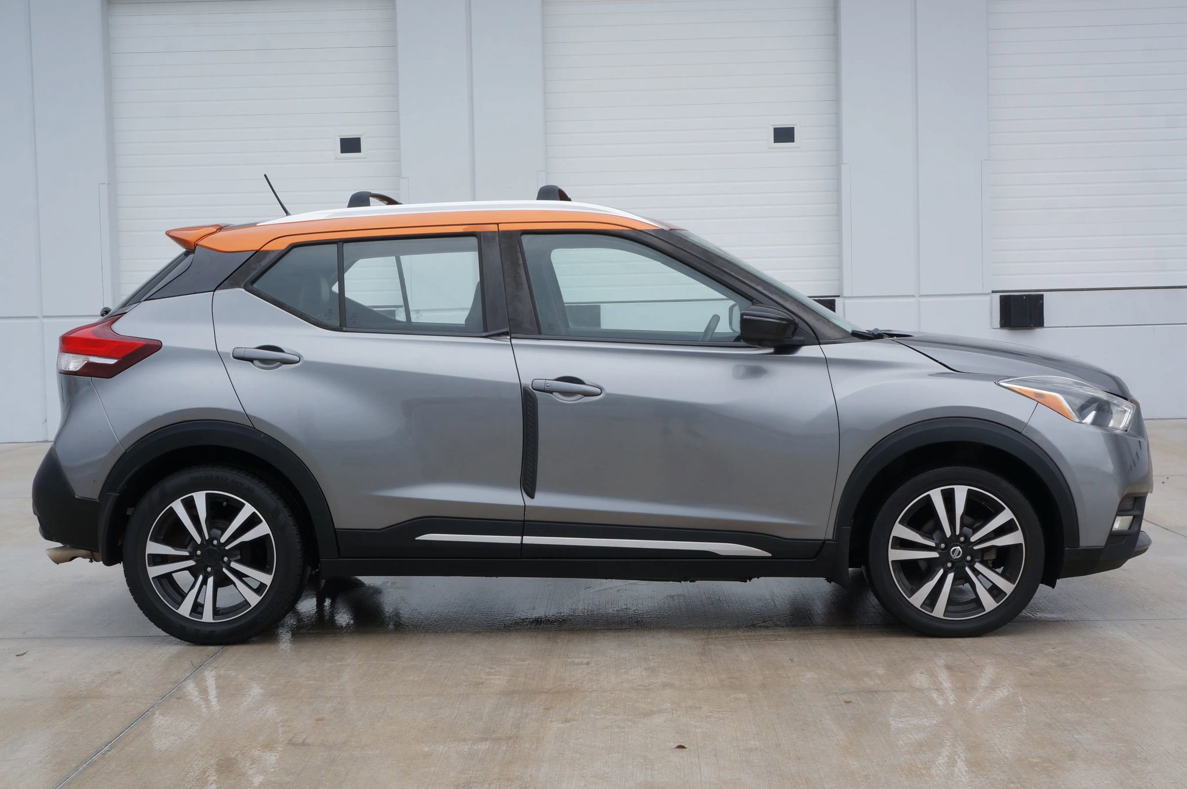 Used 2019 Nissan Kicks SR w/ SR Premium Package image 16