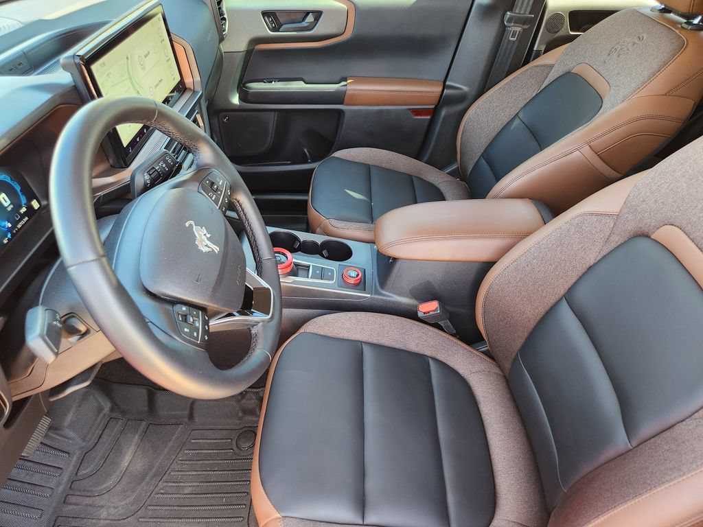 Used 2025 Ford Bronco Sport Outer Banks w/ Outer Banks Tech Package+ AWD/4WD image 9