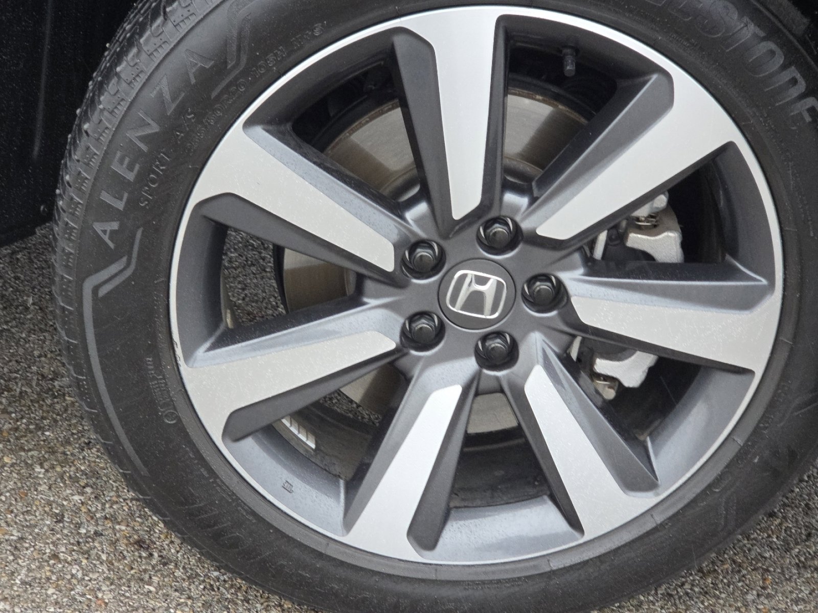 Used 2023 Honda Pilot Touring image 13