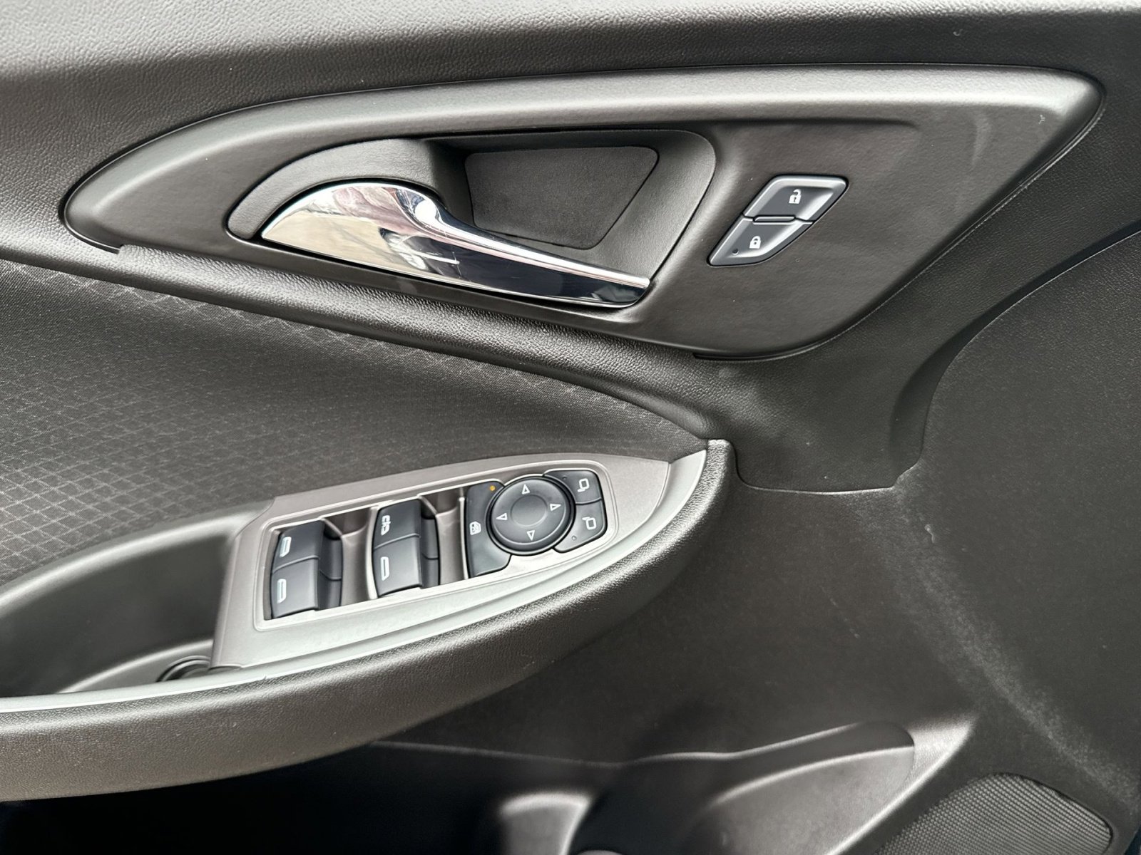 Used 2025 Chevrolet Malibu LT image 15