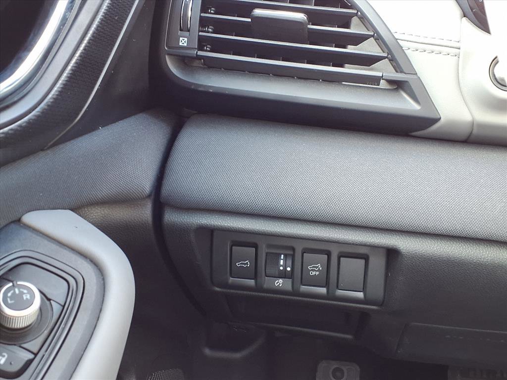 Used 2025 Subaru Outback Premium w/ Popular Package #1A image 17