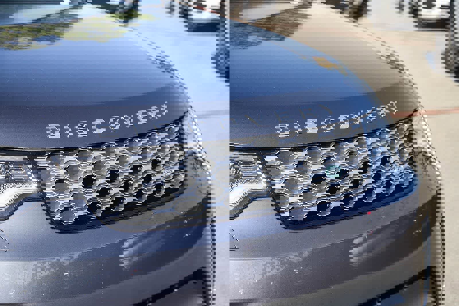 New 2026 Land Rover Discovery S image 5