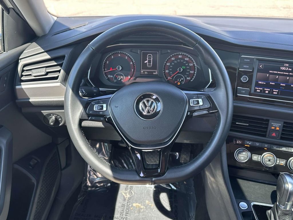 Used 2019 Volkswagen Jetta SE w/ Cold Weather Package image 15