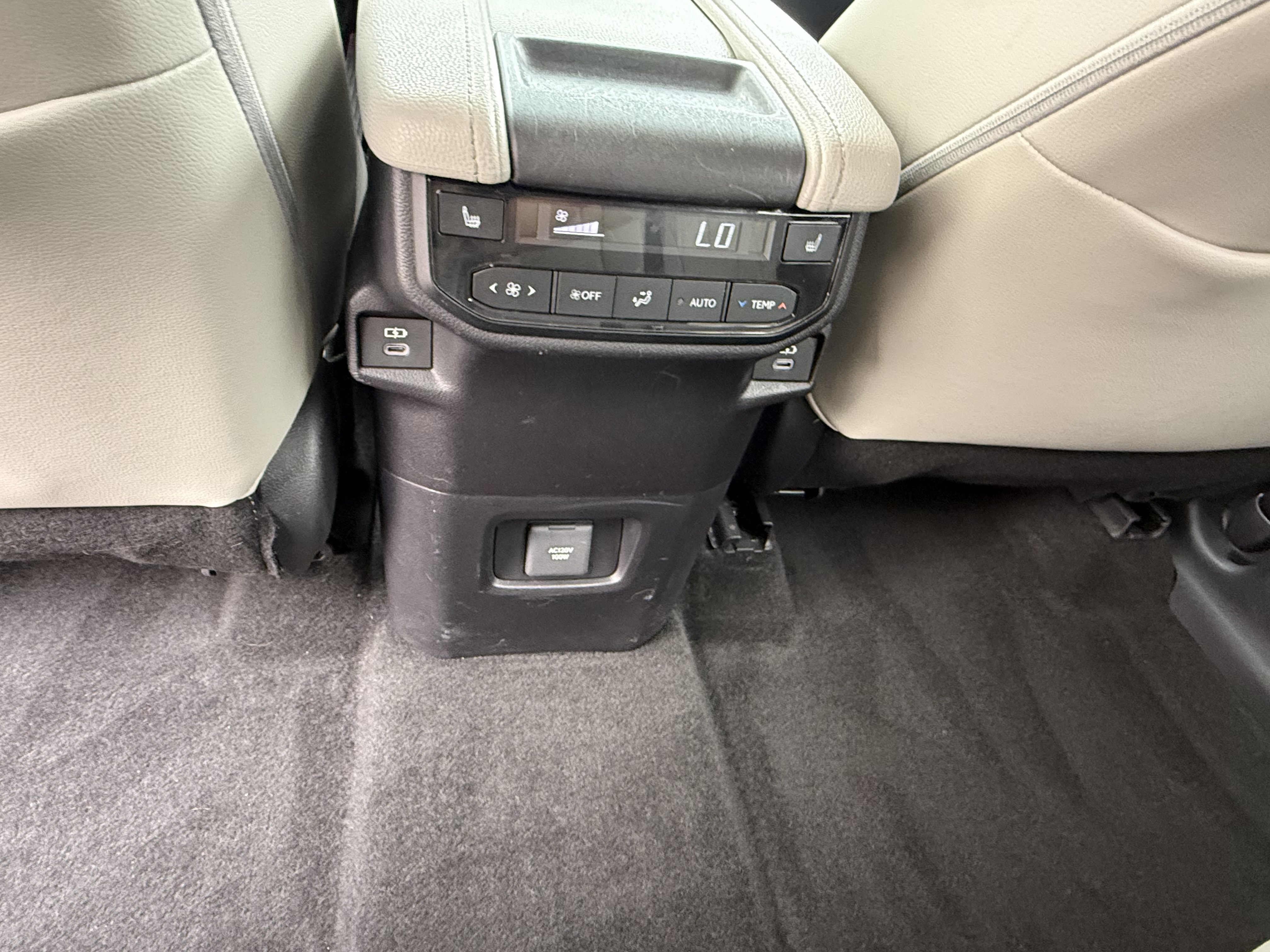 Certified 2024 Toyota Grand Highlander AWD image 36