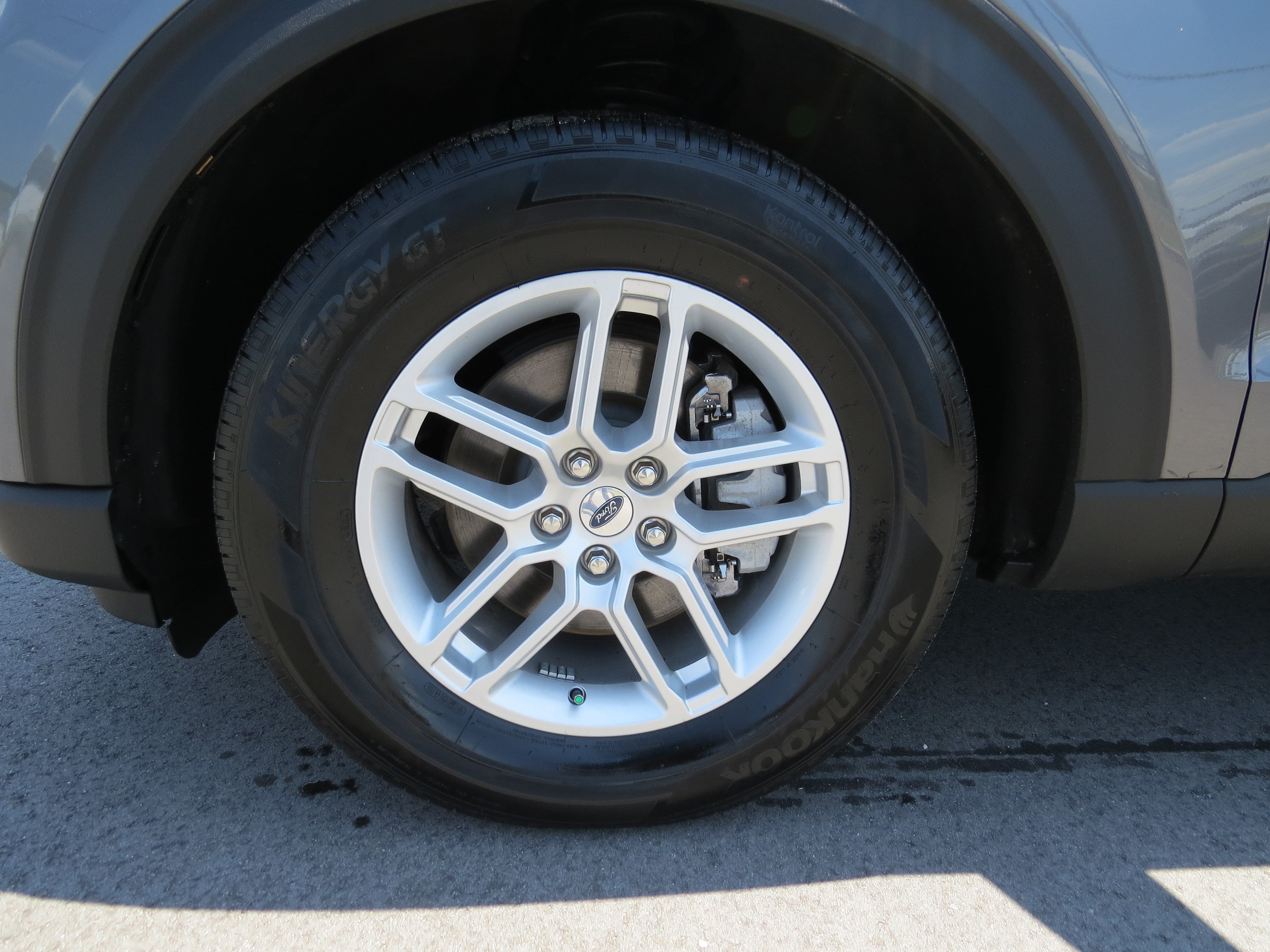Used 2025 Ford Explorer Active RWD image 10