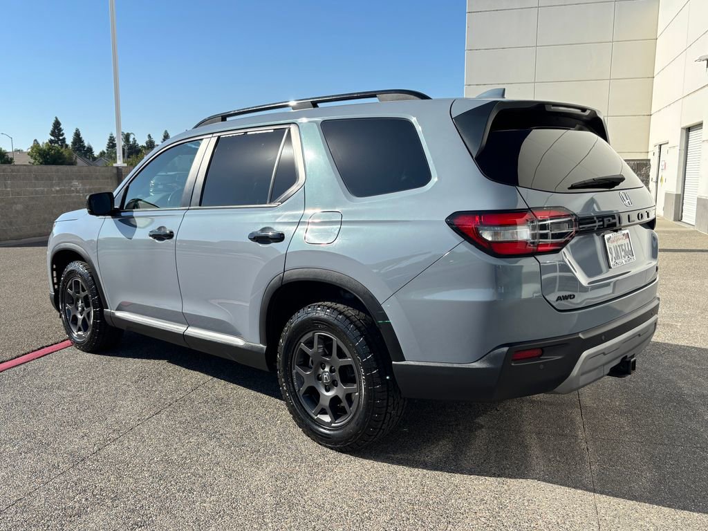 Used 2023 Honda Pilot TrailSport image 7