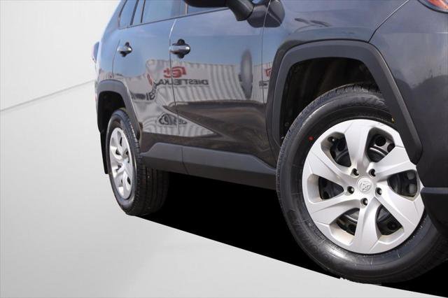 Certified 2023 Toyota RAV4 LE AWD/4WD image 3