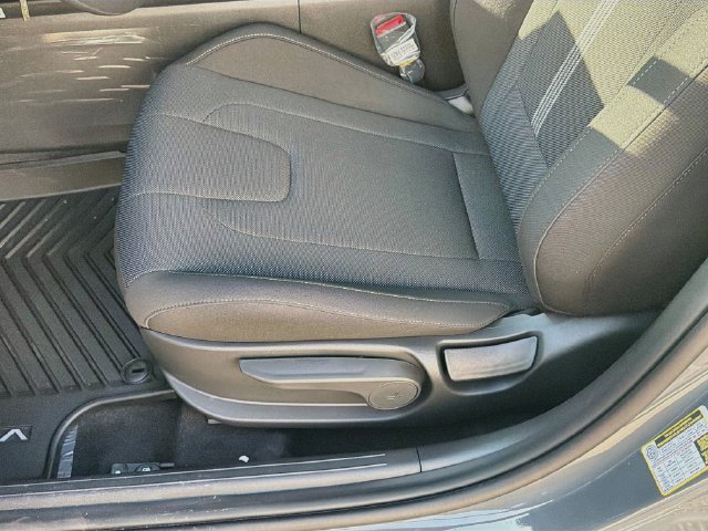 New 2026 Hyundai Elantra SE FWD image 19