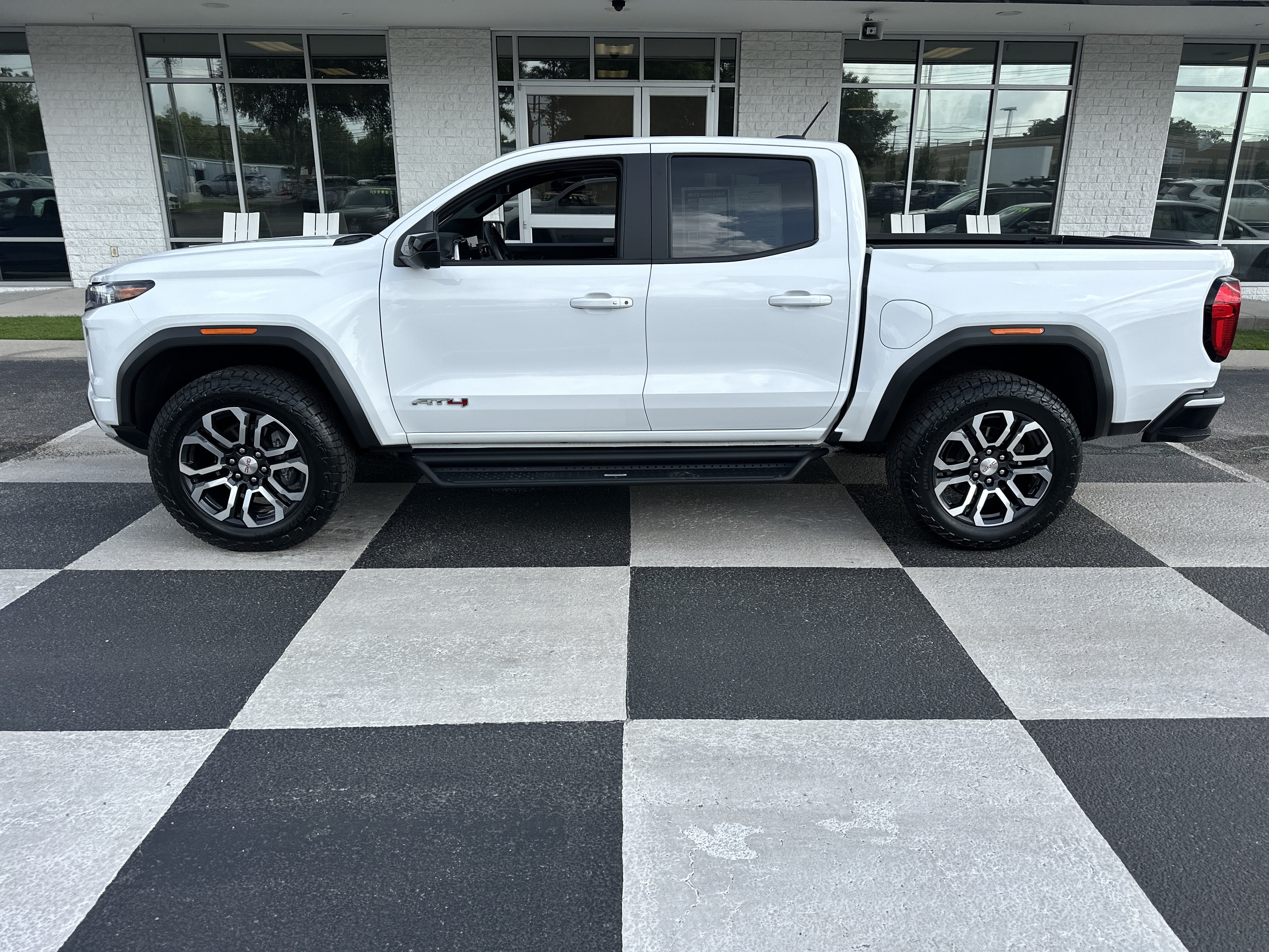 Used 2024 GMC Canyon AT4 w/ AT4 Premium Package