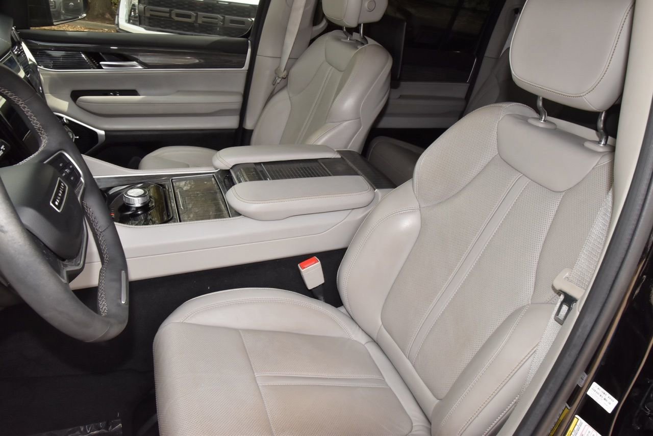 Used 2022 Jeep Wagoneer Series III w/ Rear Seat Video Group 1 image 34