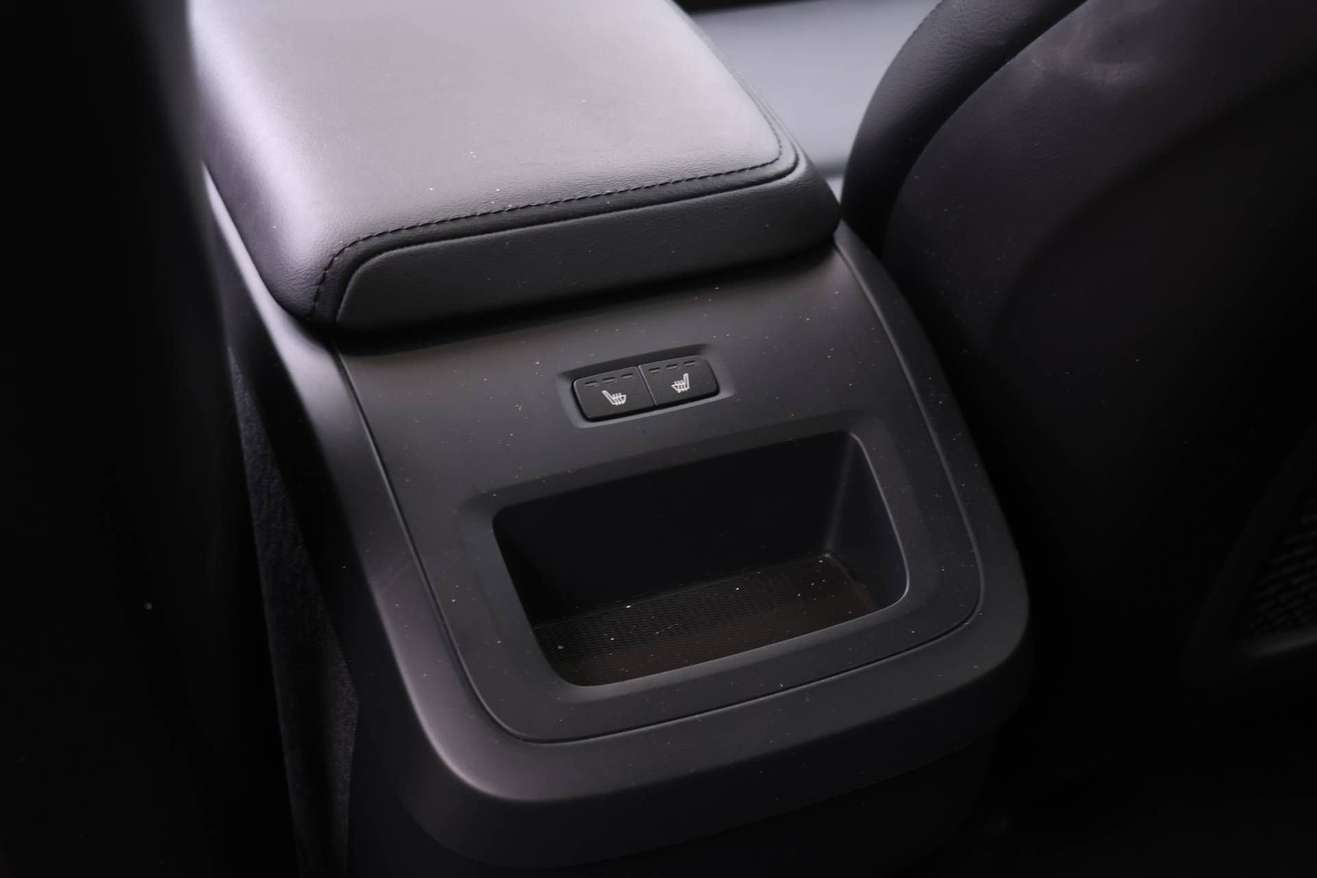 Certified 2024 Volvo XC60 B5 Core w/ Protection Package Premier AWD/4WD image 14