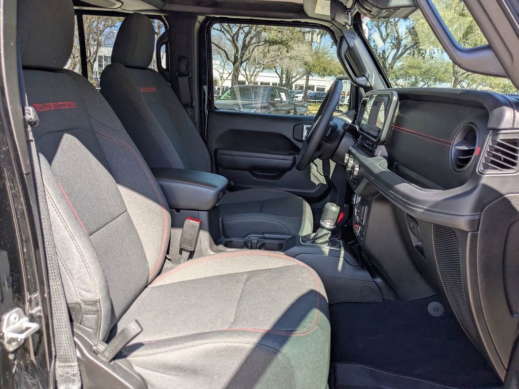 Used 2025 Jeep Gladiator Rubicon AWD/4WD image 25