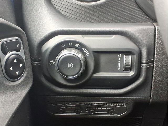 Used 2024 Jeep Wrangler Unlimited Rubicon AWD/4WD image 17