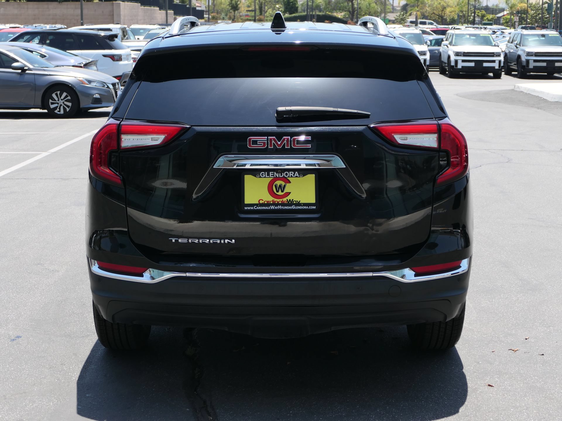 Used 2022 GMC Terrain SLT w/ Tech Package FWD image 5