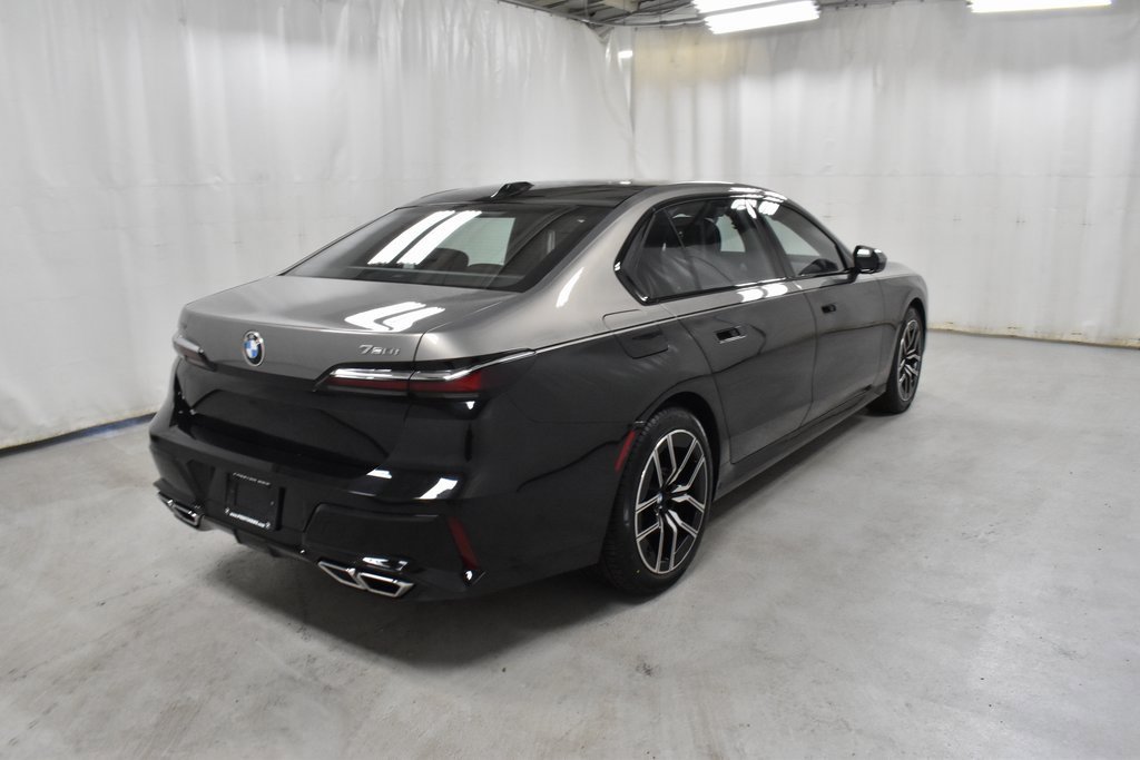 Used 2024 BMW 760i xDrive w/ Executive Package image 4