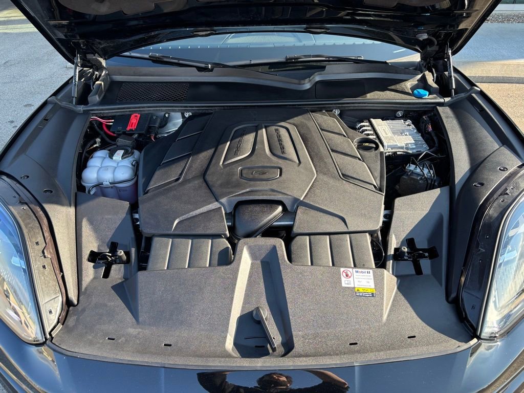 Certified 2024 Porsche Cayenne image 34
