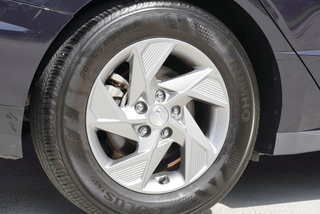 Used 2025 Hyundai Sonata SE FWD image 9