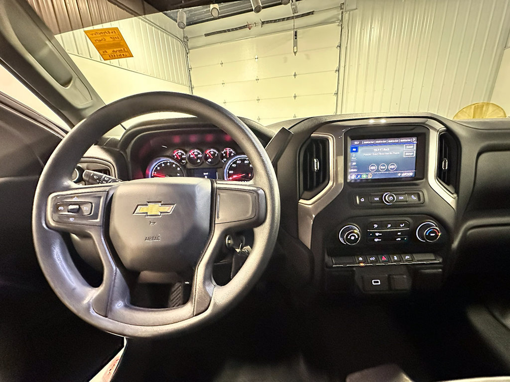 Used 2020 Chevrolet Silverado 1500 Custom w/ Custom Value Package AWD/4WD image 30