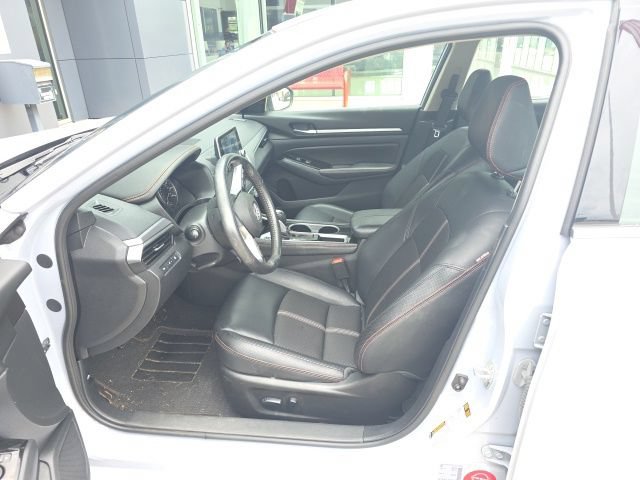 Used 2024 Nissan Altima 2.5 SR FWD image 6