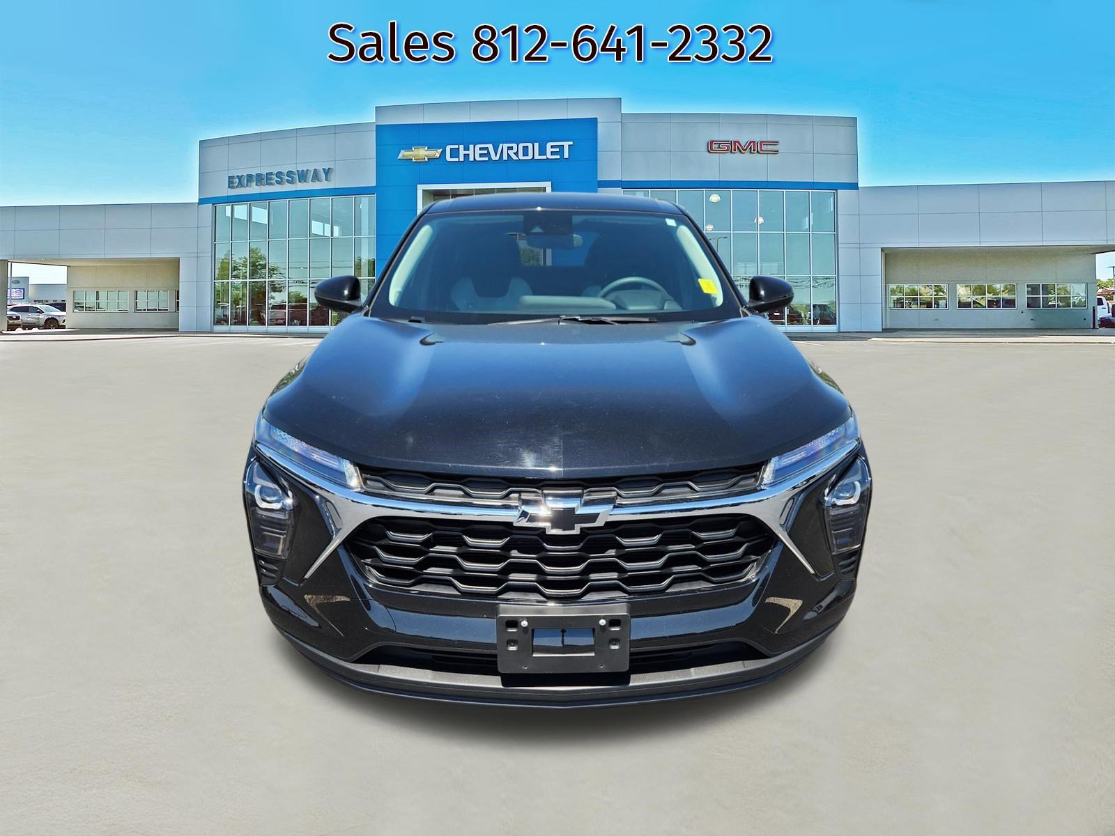Used 2025 Chevrolet Trax LS w/ LS Convenience Package FWD image 2