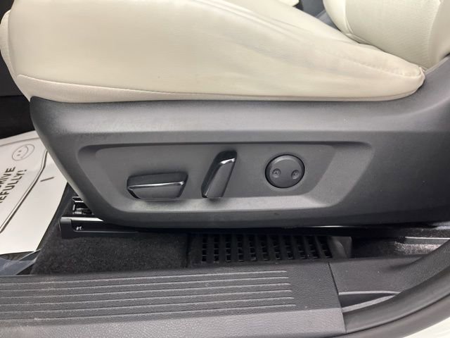 Used 2023 Nissan Rogue SV w/ SV Premium B Package image 35