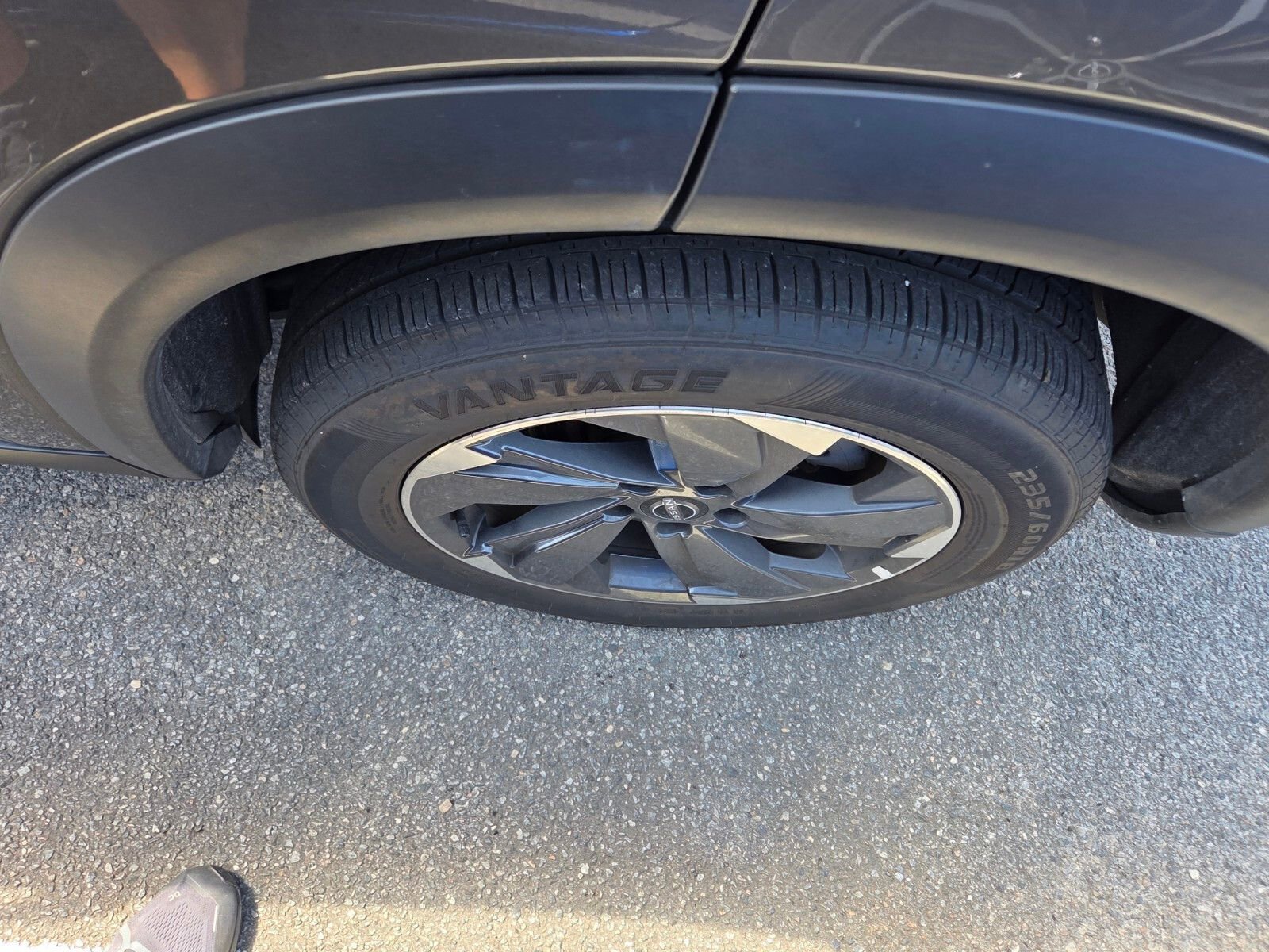 Used 2025 Nissan Rogue SV image 5