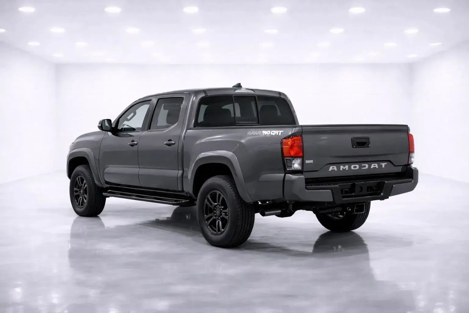 Used 2017 Toyota Tacoma SR5 image 4