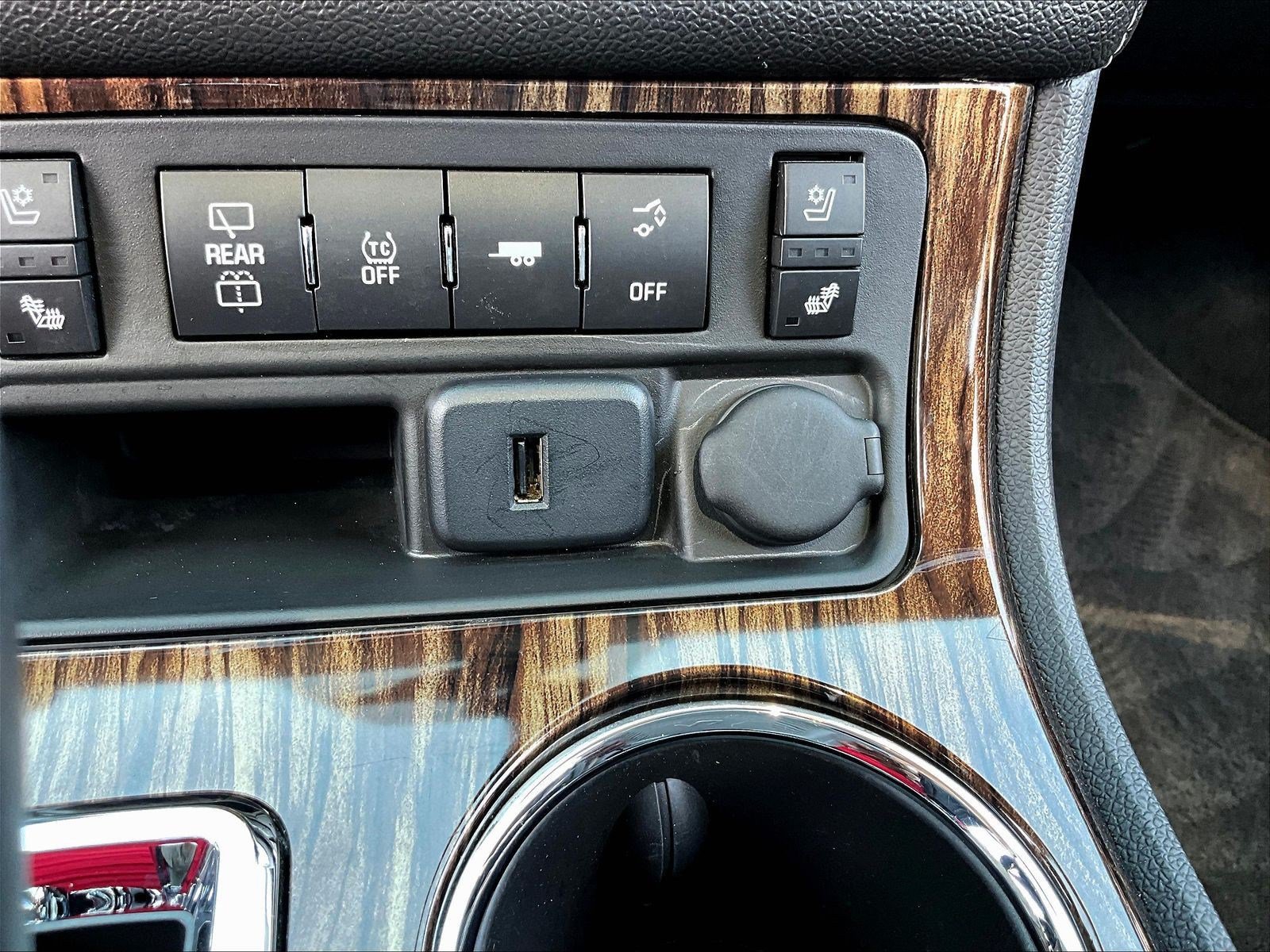 Used 2016 GMC Acadia Denali FWD image 16