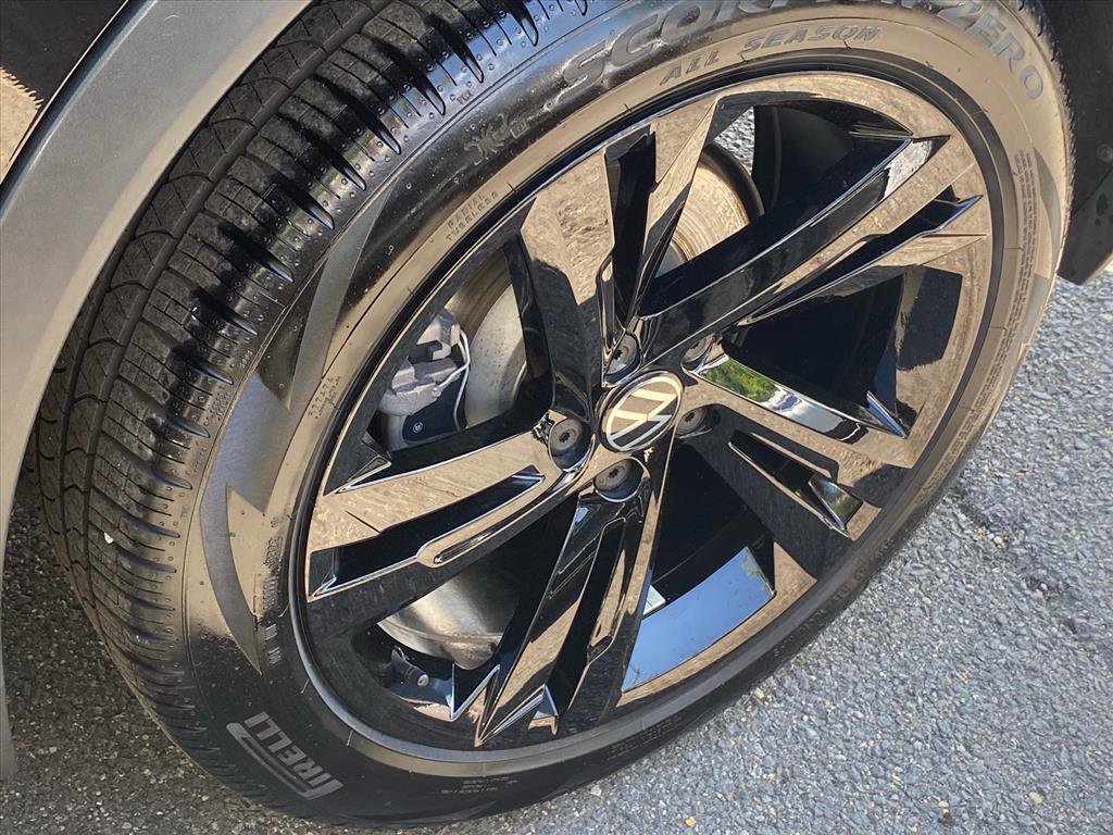 Certified 2023 Volkswagen Tiguan SE R-Line AWD/4WD image 22