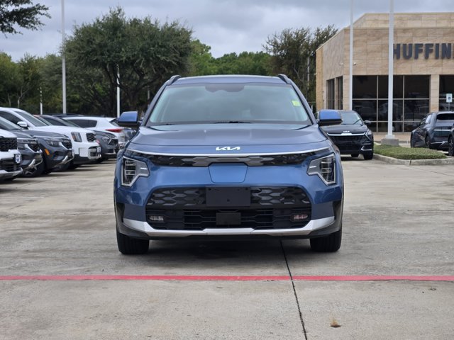 Certified 2023 Kia Niro Wave FWD image 2