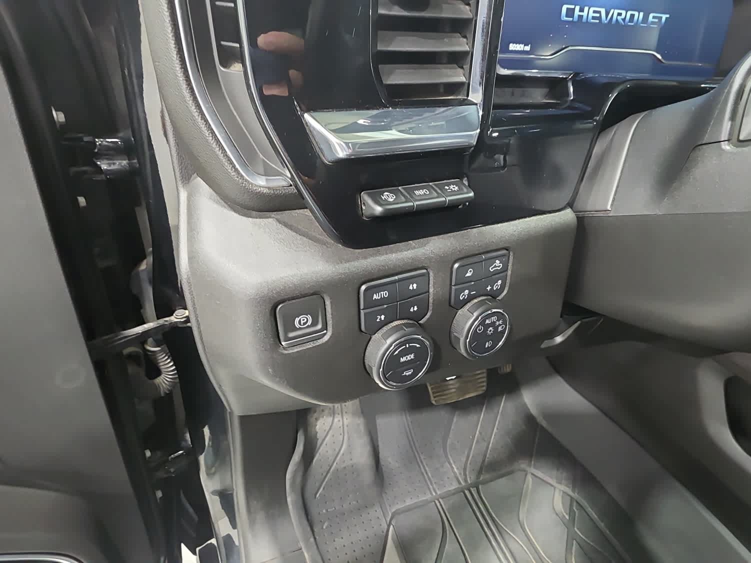 Certified 2024 Chevrolet Silverado 3500 LTZ w/ LTZ Premium Package AWD/4WD image 16