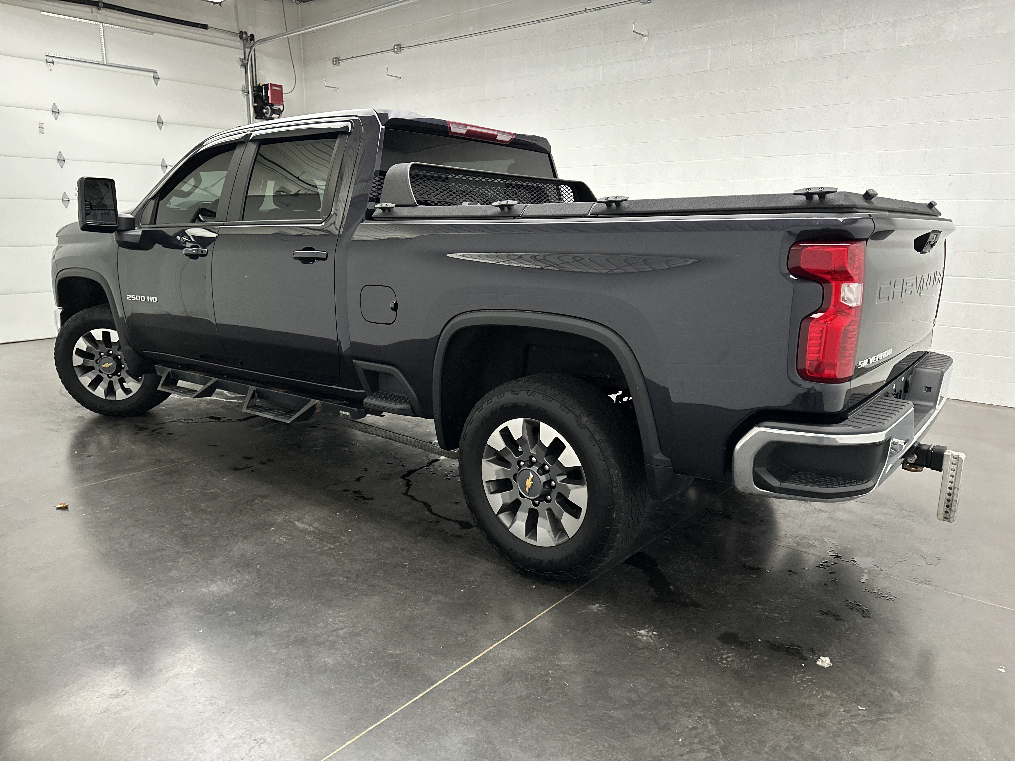 Used 2024 Chevrolet Silverado 2500 LT AWD/4WD image 7